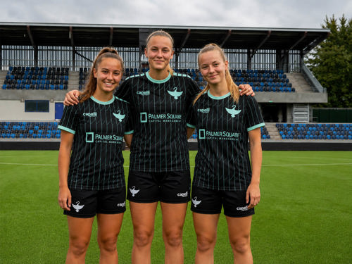 HB Køge piger Senior ny trøje.jpg